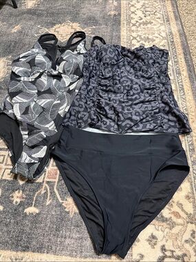 Black & Gray Patterned Swimsuit Set - 3 Pieces